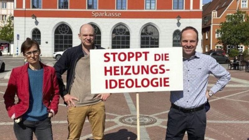 Großdemonstration gegen die Heizungsideologie der Grünen.